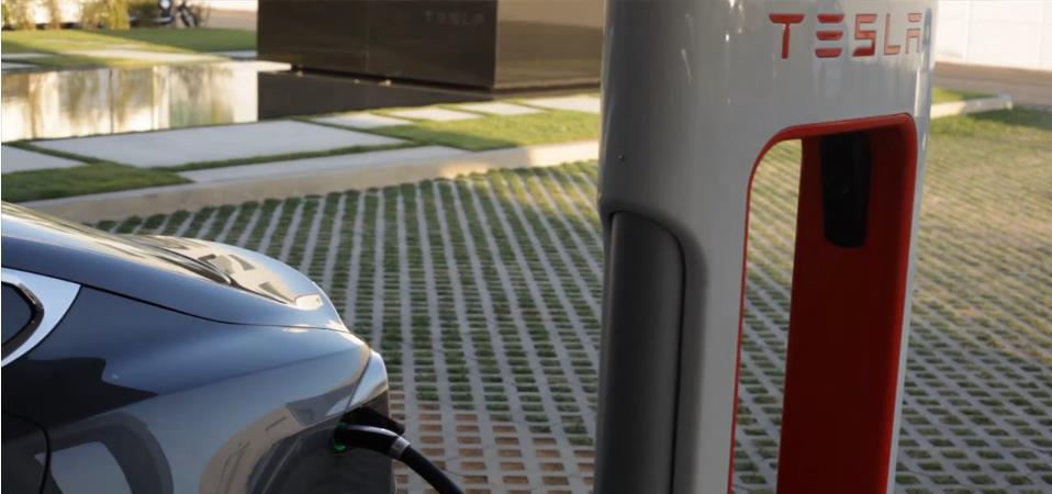 Tesla Expands Supercharger Network, Transcontinental Coverage Planned