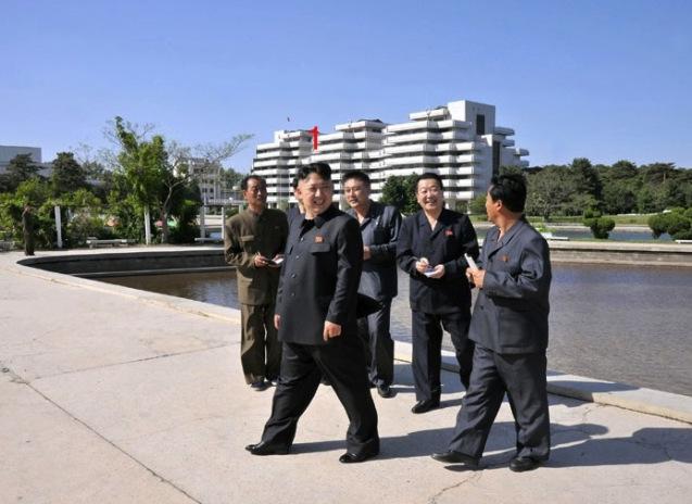 Kim Jong Un (1) tours Songdowon International Children's Camp in Wo'nsan, Kangwo'n Province (Photo: Rodong Sinmun)