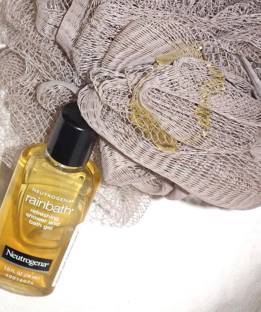 Fresh and Happy Smelling Neutrogena Rainbath Shower Gel