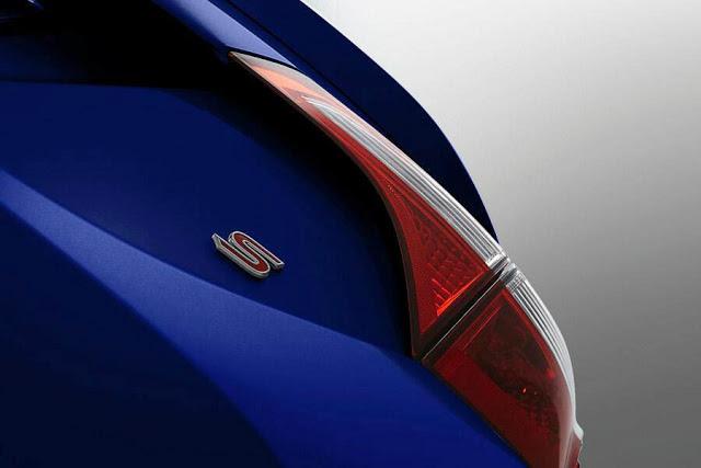Teaser images of 2014 Toyota Corolla out