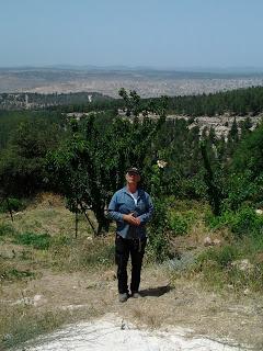 Touring Eretz Yisrael: Organic Berry picking in Gush Etzion