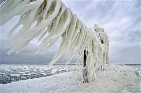 frozen-lighthouses-4[2]