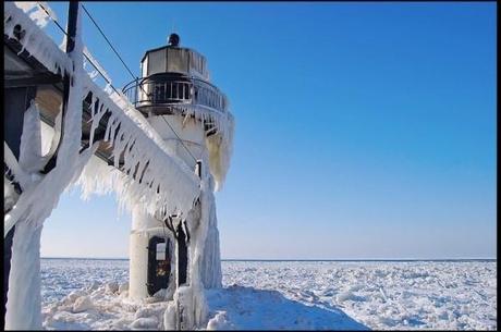 frozen-lighthouses-10[2]