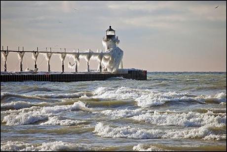 frozen-lighthouses-8[2]