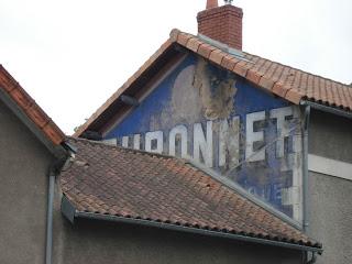 Ghost signs 89: return to the Loire