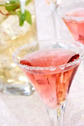 Mixologist suggests cocktails and non-alcoholic mixed drinks for weddings Wedding Vendors Share Their Secrets and Expert Advice