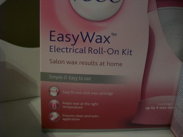 Veet Easy Wax Electrical Roll-On Kit