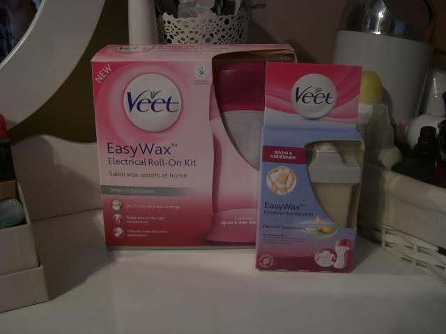 Veet Easy Wax Electrical Roll-On Kit