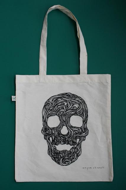 Swirly Skull Tote Bags