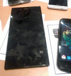 HTC M4 And Sony Togari Phablet Appear in a Spy Picture