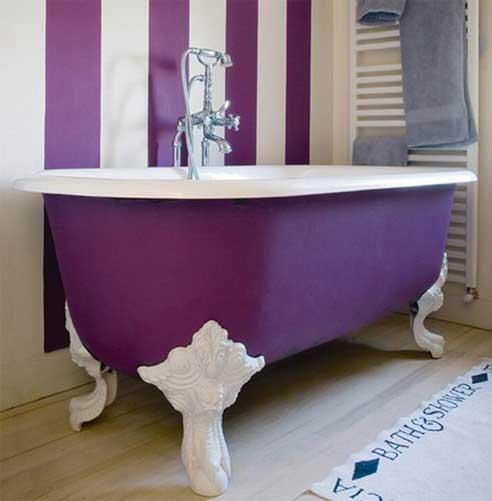 purple-clawfoot-tub