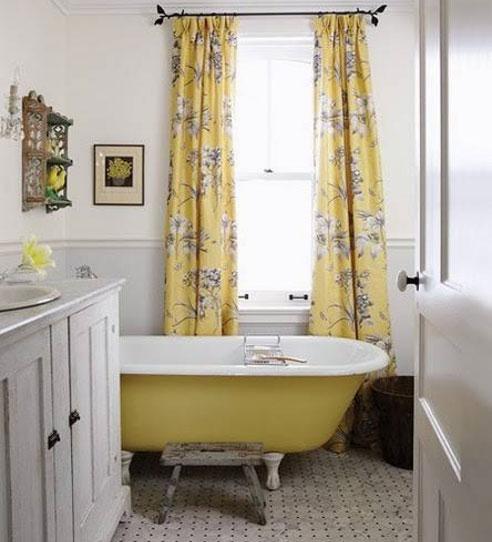 yellow-clawfoot-tub