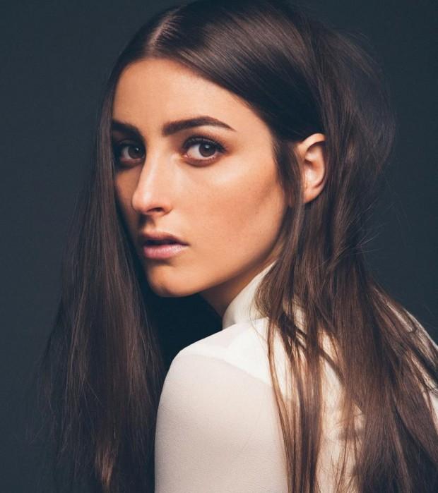 banks3 620x699 BANKS SULTRY NEW VIDEO FOR WARM WATER [VIDEO]