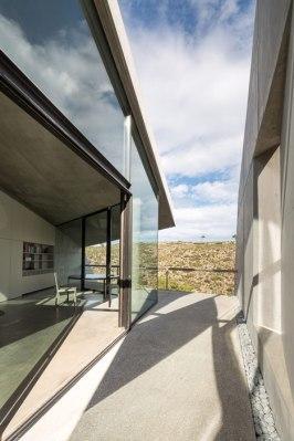 Residence in Kallitechnoupolis by Tense Architecture