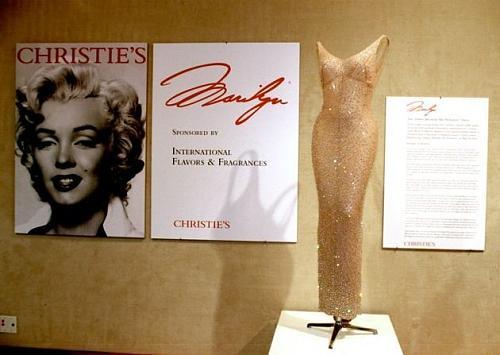 dressThrowback Thursday: Marilyn Monroe 