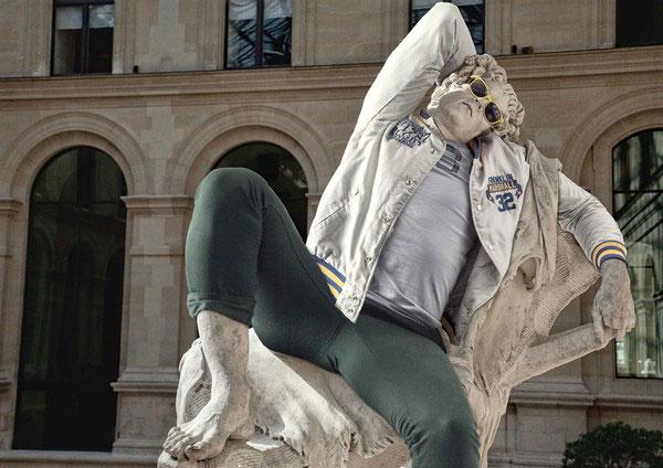 classic-statues-in-modern-clothes-leo-caillard-alexis-persani-3