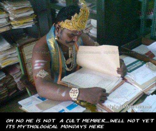 funny-office-employee-dress-up-indiawe
