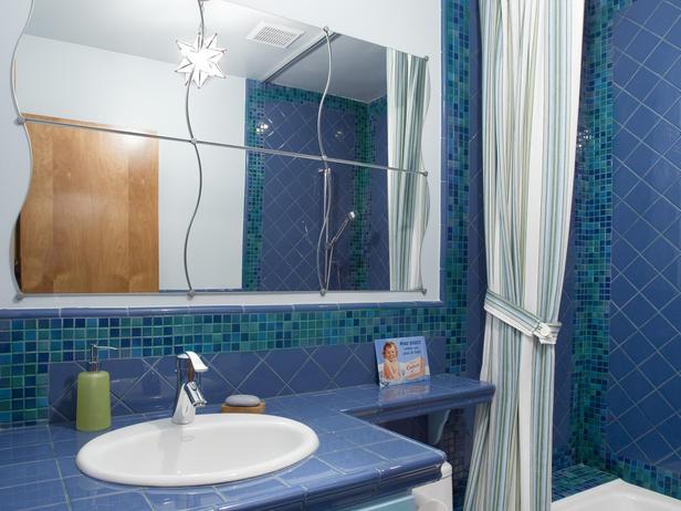 shades of blue bathroom