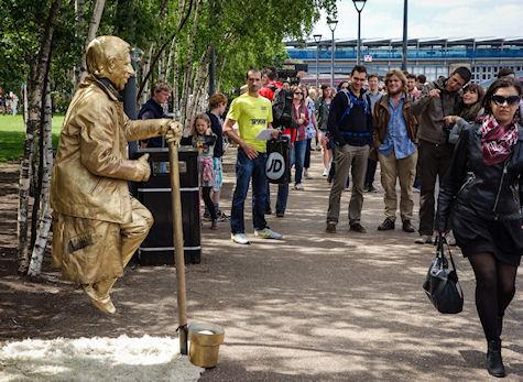 Living Statue Levitation