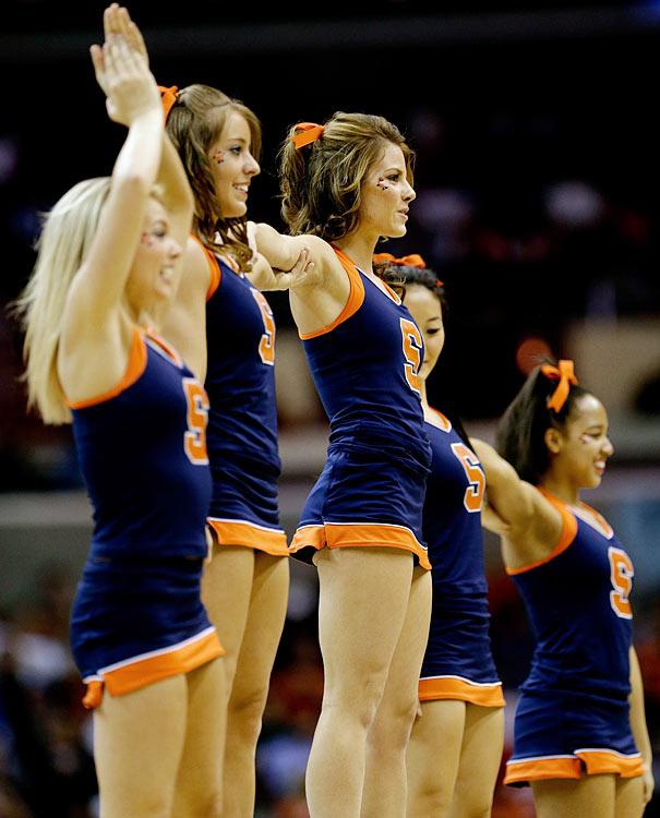 Syracuse Cheerleaders Make Orange Sexy