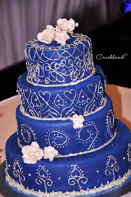 dark blue and silver wedding cakes