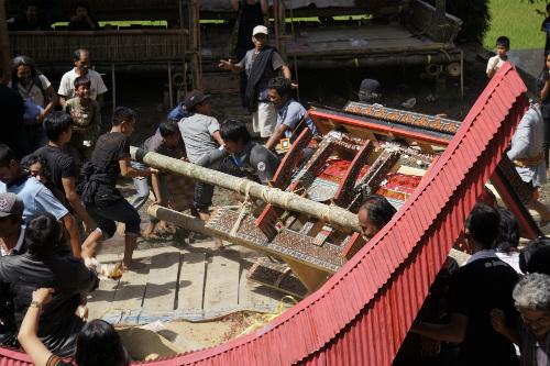 tana toraja funeral