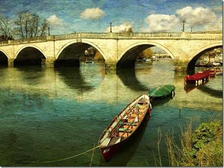 Reflections under the bridge © Veevs