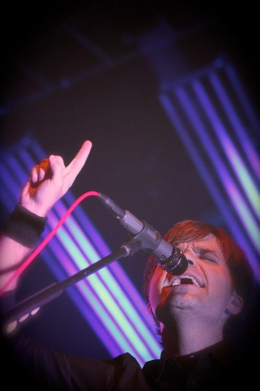 IMG 7667 533x800 THE POSTAL SERVICE SOLD OUT BARCLAYS CENTER [PHOTOS]