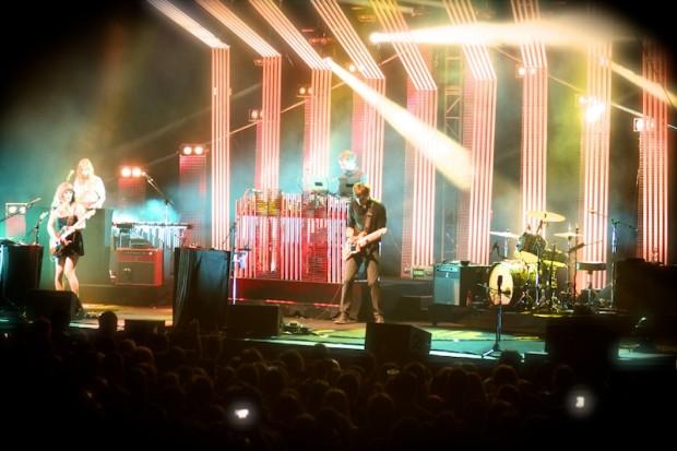 IMG 8048 620x413 THE POSTAL SERVICE SOLD OUT BARCLAYS CENTER [PHOTOS]