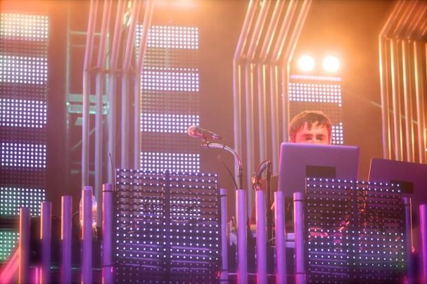 IMG 7929 620x413 THE POSTAL SERVICE SOLD OUT BARCLAYS CENTER [PHOTOS]