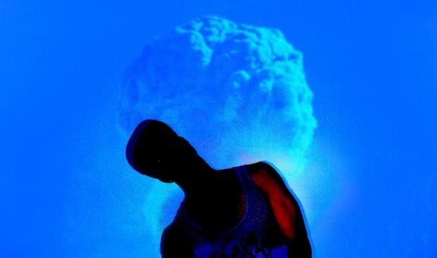 life goes down 620x366 GET YOUR FIRST TASTE OF ANG LOW [PREMIERE]