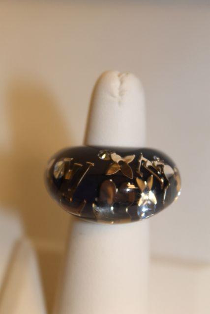 2 11803 211890  louis vuitton blue resin small clear inclusion ring    ad Louis Vuitton Ring