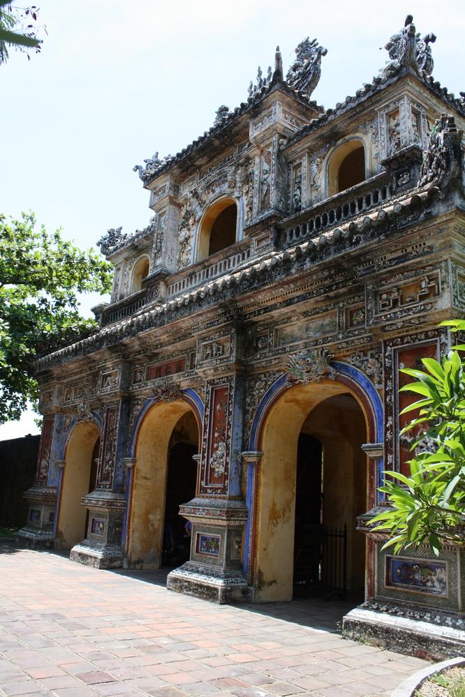 hue imperial city arch