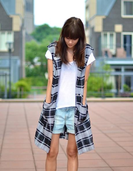 Outfit | Seasons outfit long check waistcoat black white