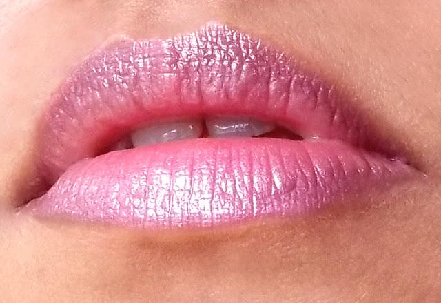 Maybelline Color Sensational High Shine Gloss: Glisten Up Pink Review
