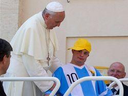 Popefranciswithdownschild