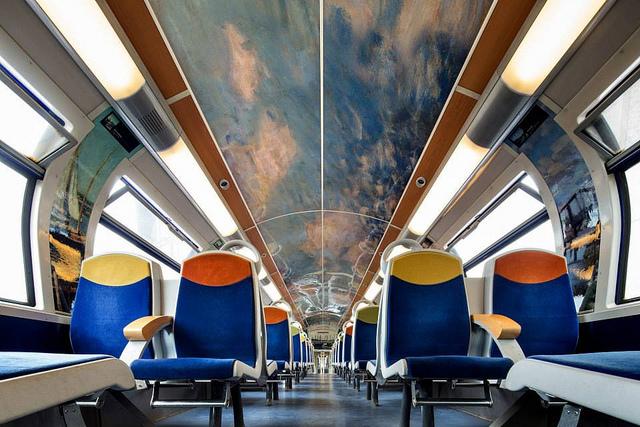 Un train décoré avec des toiles du Musée d'Orsay Un train décoré avec des toiles du Musée d'Orsay