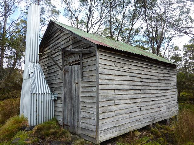 old pelion hut overland track tasmania
