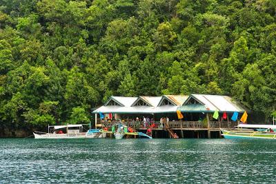 Bucas Grande: Lagoon, Lake, and Caves