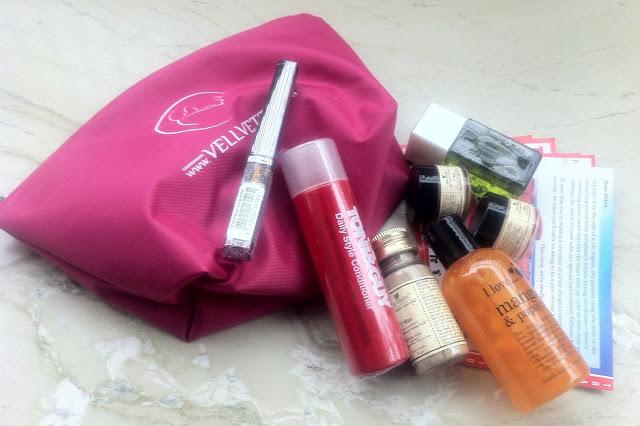 What's Inside My June Vellvette Bag!