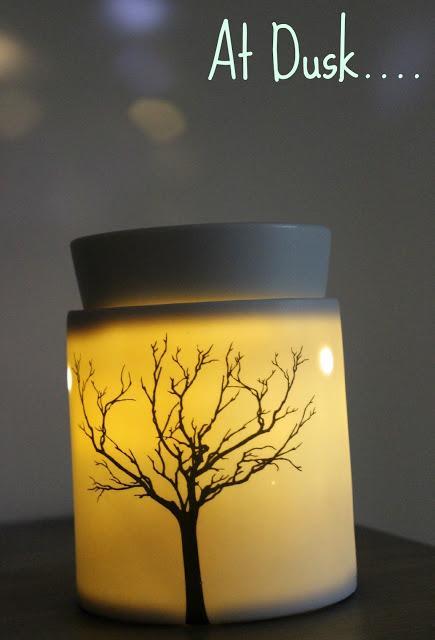 Scentsy - Tilia Warmer and Honeymoon Hideaway Scent Review