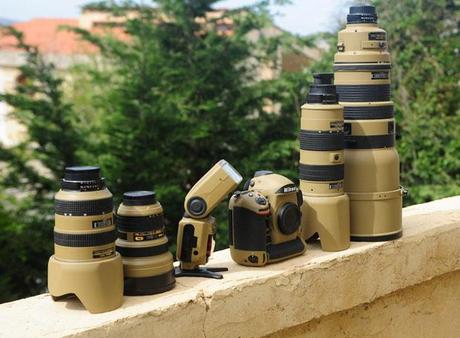 Photographer Gives His Nikon Gear a DIY Desert Mirage Lizard Paint Job B6DuBvM