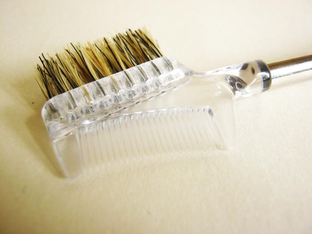 The Vintage Cosmetic Company - Makeup Brushes