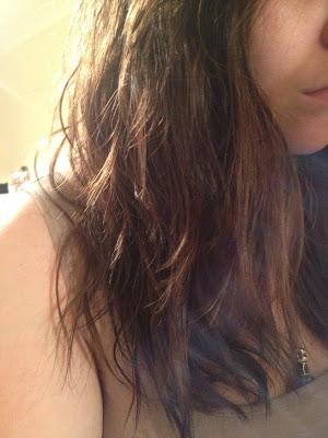 beach wavy hair with schwarzkopf got2b beach matt spray in dry hair