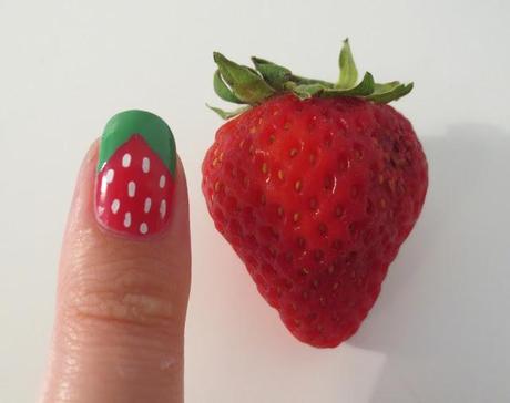 Easy Chevron Strawberry Nails