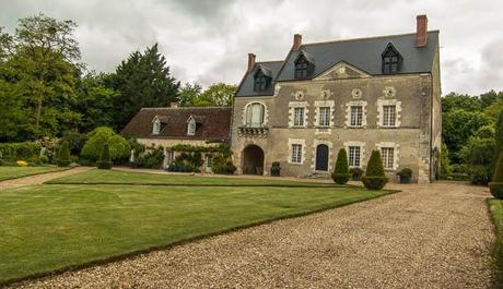 photo of house and garden in France