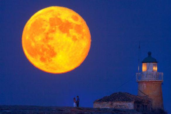 your-supermoon-pictures-2013-corfu-fortress-greece_68736_600x450