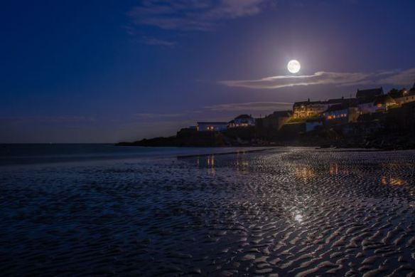 your-supermoon-pictures-2013-cornwall-england_68737_600x450