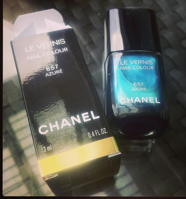 Chanel Azure Le Vernis Nail Colour - Review, NOTD