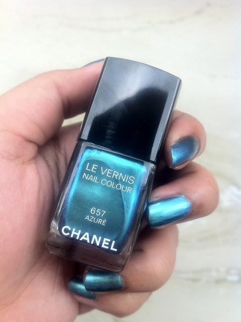 Chanel Azure Le Vernis Nail Colour - Review, NOTD